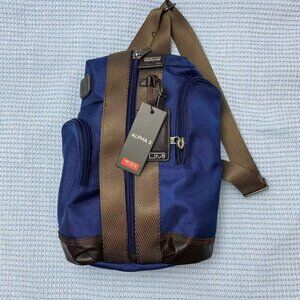 ✈️ Tumi Monterey Crossbody | Luggage Sleeve | 1.5LBS Lightweight